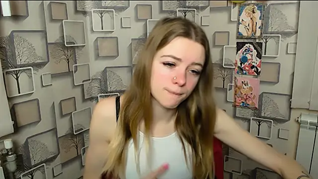 Snapshot of AliceFlirtt_ chatting on 03/01/25, 08:13 AliceFlirtt online show from 03/01/25, 08:13