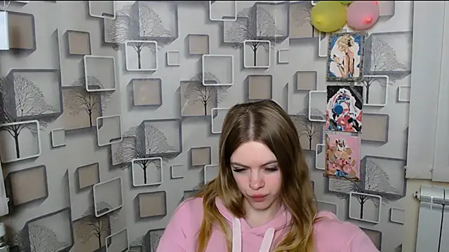 Snapshot of AliceFlirtt_ chatting on 03/03/25, 11:44 AliceFlirtt online show from 03/03/25, 11:44