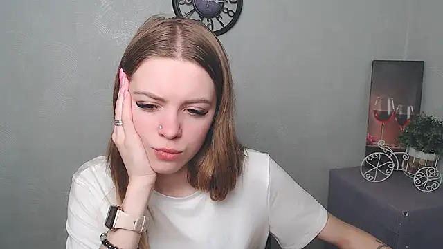 Snapshot of AliceFlirtt_ chatting on 03/11/25, 02:18 AliceFlirtt online show from 03/11/25, 02:18