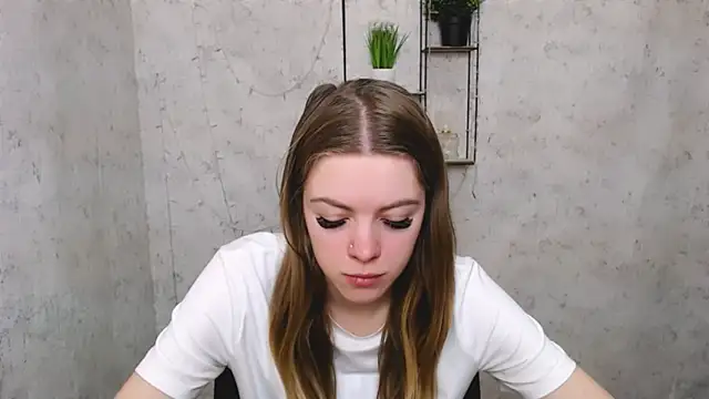 Snapshot of AliceFlirtt_ chatting on 03/12/25, 07:24 AliceFlirtt online show from 03/12/25, 07:24