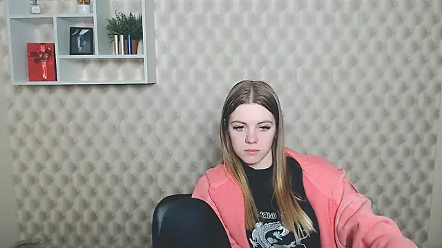 Snapshot of AliceFlirtt_ chatting on 03/20/25, 02:42 AliceFlirtt online show from 03/20/25, 02:42