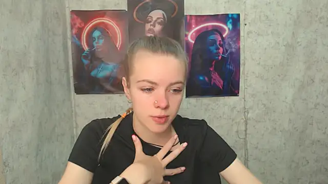 Snapshot of AliceFlirtt_ chatting on 09/16/25, 07:42 AliceFlirtt online show from 09/16/25, 07:42