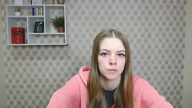 Snapshot of AliceFlirtt_ chatting on 10/08/25, 09:40 AliceFlirtt online show from 10/08/25, 09:40