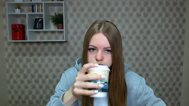 Snapshot of AliceFlirtt_ chatting on 10/11/25, 06:45 AliceFlirtt online show from 10/11/25, 06:45