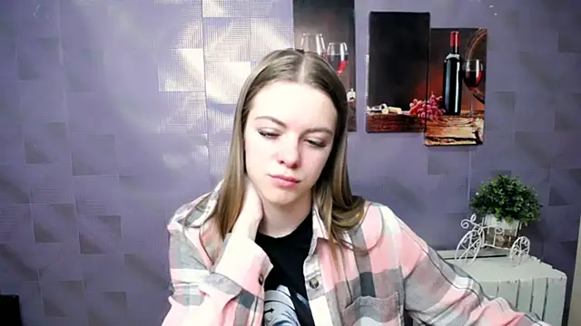 Snapshot of AliceFlirtt_ chatting on 11/06/25, 09:21 AliceFlirtt online show from 11/06/25, 09:21