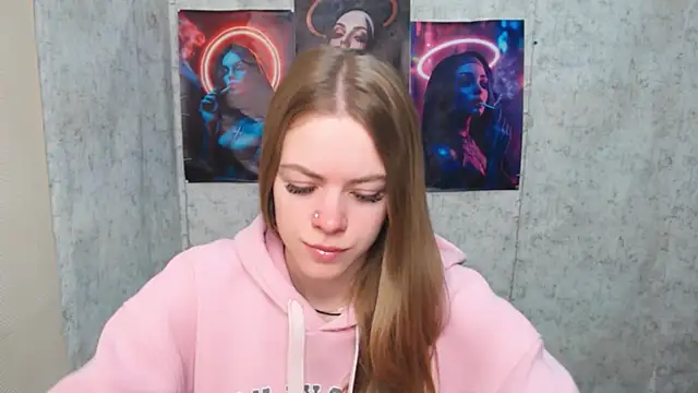 Snapshot of AliceFlirtt_ chatting on 11/10/25, 09:19 AliceFlirtt online show from 11/10/25, 09:19