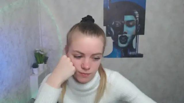 Snapshot of AliceFlirtt_ chatting on 11/14/25, 10:58 AliceFlirtt online show from 11/14/25, 10:58