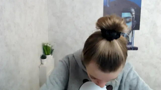 Snapshot of AliceFlirtt_ chatting on 11/18/25, 07:46 AliceFlirtt online show from 11/18/25, 07:46