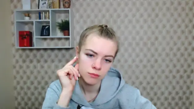 Snapshot of AliceFlirtt_ chatting on 11/19/25, 08:47 AliceFlirtt online show from 11/19/25, 08:47