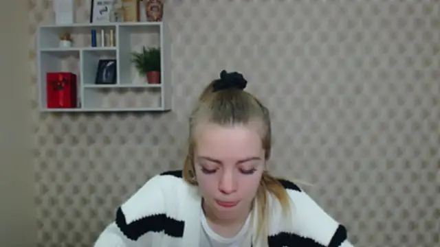 Snapshot of AliceFlirtt_ chatting on 11/20/25, 01:22 AliceFlirtt online show from 11/20/25, 01:22