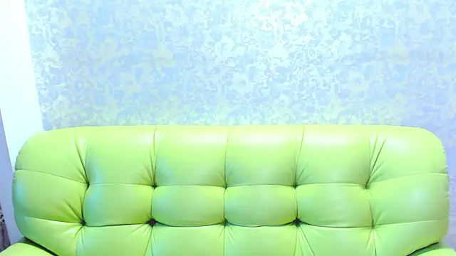 Snapshot of Vanessa_Florence chatting on 06/06/26, 01:32 Vanessa Florence online show from 06/06/26, 01:32