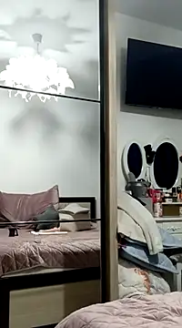 LaraJuicyxx online show from 12/02/24, 12:52