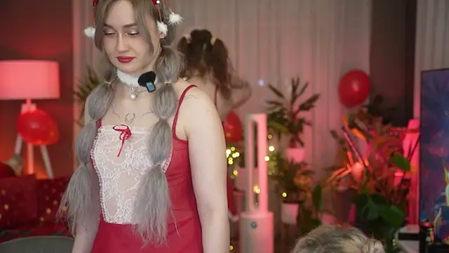 your favoritegirls online show from 12/21/25, 01:46