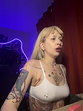 Dooubletroublee online show from 04/05/26, 01:14