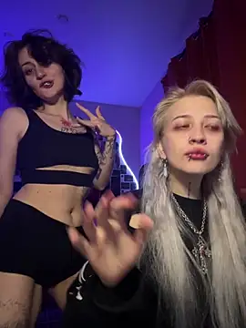 Dooubletroublee online show from 04/12/26, 09:42