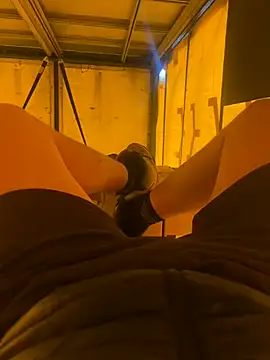 Snapshot of cussy007 chatting on 11/10/25, 01:21 cussy007 online show from 11/10/25, 01:21