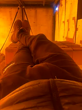 Snapshot of cussy007 chatting on 11/21/25, 01:43 cussy007 online show from 11/21/25, 01:43