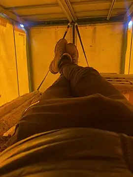 Snapshot of cussy007 chatting on 11/24/25, 01:22 cussy007 online show from 11/24/25, 01:22