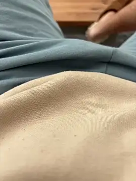 Snapshot of cussy007 chatting on 11/29/25, 11:13 cussy007 online show from 11/29/25, 11:13