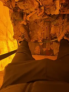 Snapshot of cussy007 chatting on 12/15/25, 10:41 cussy007 online show from 12/15/25, 10:41