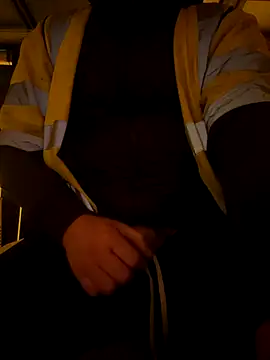 Snapshot of cussy007 chatting on 12/18/25, 02:12 cussy007 online show from 12/18/25, 02:12