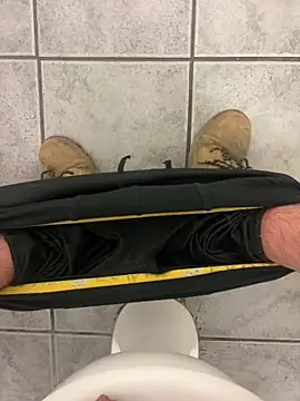 Snapshot of cussy007 chatting on 02/04/26, 02:45 cussy007 online show from 02/04/26, 02:45