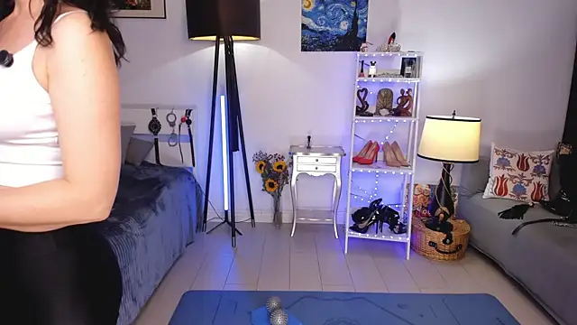 MissAliciaFD online show from 10/29/25, 10:17