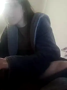 Snapshot of emeli_moon chatting on 12/21/24, 03:14 emeli moon online show from 12/21/24, 03:14