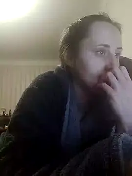 Snapshot of emeli_moon chatting on 01/08/25, 08:07 emeli moon online show from 01/08/25, 08:07