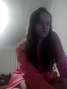 Snapshot of emeli_moon chatting on 02/16/25, 10:32 emeli moon online show from 02/16/25, 10:32
