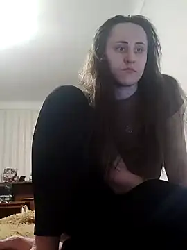 Snapshot of emeli_moon chatting on 03/11/25, 06:30 emeli moon online show from 03/11/25, 06:30