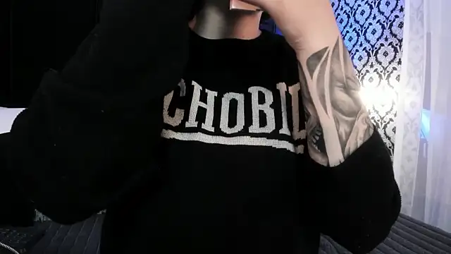 Adeelinee online show from 09/29/25, 07:40