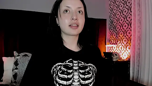 Adeelinee online show from 05/18/26, 06:36