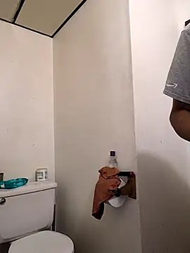 Snapshot of KinkyDesires chatting on 10/24/25, 11:56 KinkyDesires online show from 10/24/25, 11:56