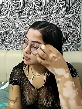 Shirley 23 online show from 03/01/26, 03:19