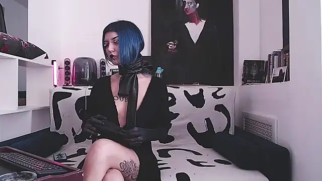 Snapshot of god_x_girl chatting on 03/21/25, 10:06 god x girl online show from 03/21/25, 10:06