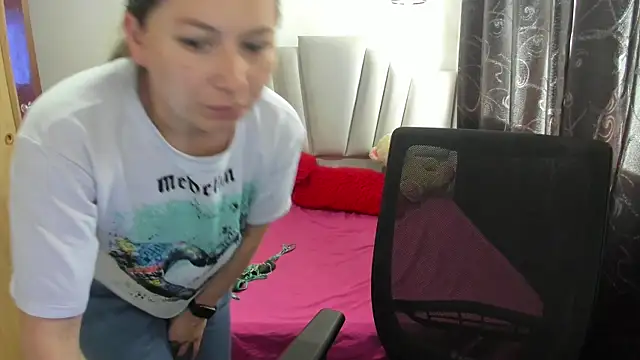 samantha  wilson online show from 11/04/25, 02:38