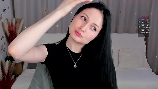 Snapshot of LisaMooore chatting on 01/02/25, 12:34 LisaMooore online show from 01/02/25, 12:34