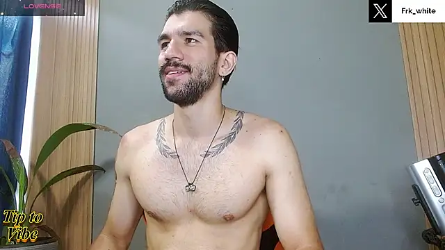 Snapshot of Mr_WhiteCock chatting on 12/18/25, 04:46 Mr WhiteCock online show from 12/18/25, 04:46