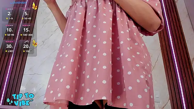 tamarafoxy  online show from 03/13/26, 01:40