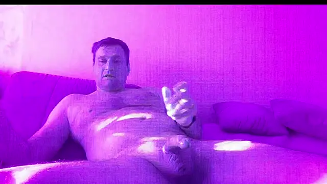 Snapshot of fuguCum chatting on 10/15/25, 09:04 fuguCum online show from 10/15/25, 09:04