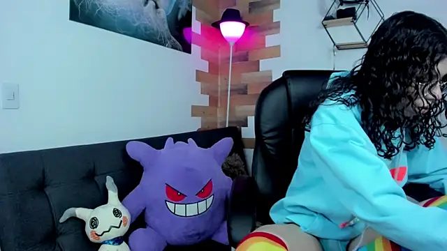 Snapshot of Angel_Dust18 chatting on 12/13/24, 08:47 Angel Dust18 online show from 12/13/24, 08:47