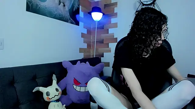 Snapshot of Angel_Dust18 chatting on 12/14/24, 07:57 Angel Dust18 online show from 12/14/24, 07:57