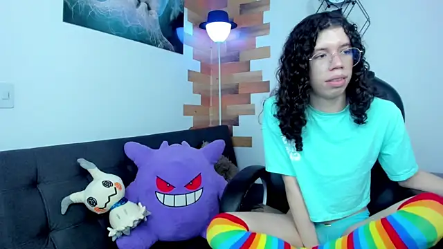 Snapshot of Angel_Dust18 chatting on 12/28/24, 11:05 Angel Dust18 online show from 12/28/24, 11:05