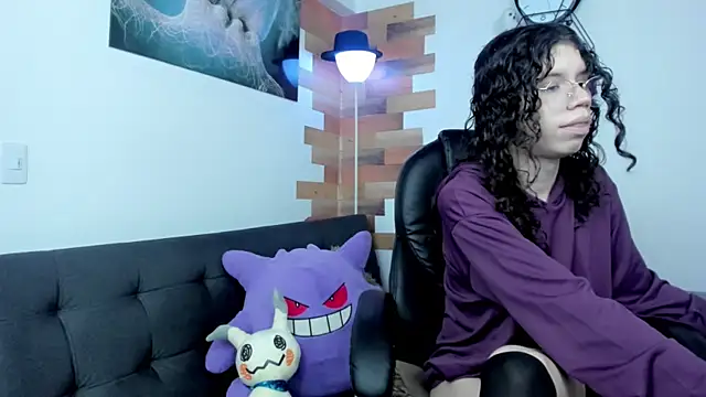 Snapshot of Angel_Dust18 chatting on 12/29/24, 08:15 Angel Dust18 online show from 12/29/24, 08:15