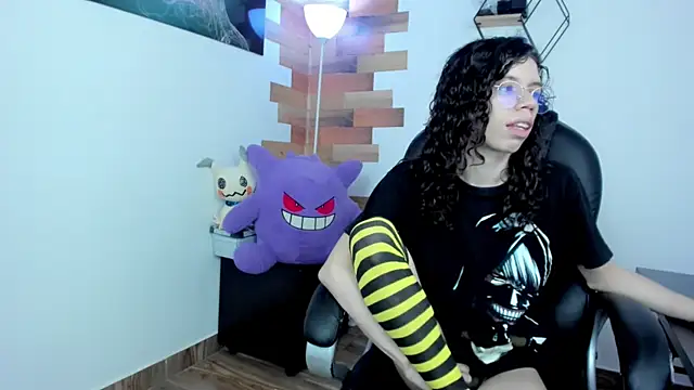 Snapshot of Angel_Dust18 chatting on 01/18/25, 08:09 Angel Dust18 online show from 01/18/25, 08:09