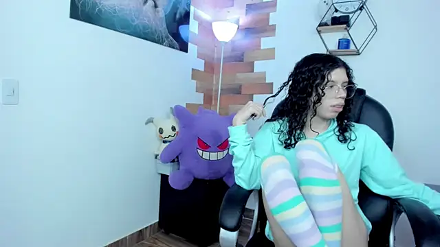 Snapshot of Angel_Dust18 chatting on 01/19/25, 08:41 Angel Dust18 online show from 01/19/25, 08:41