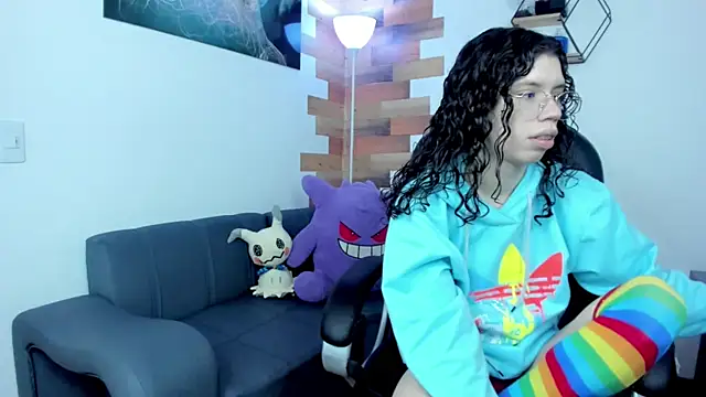 Snapshot of Angel_Dust18 chatting on 01/23/25, 08:13 Angel Dust18 online show from 01/23/25, 08:13