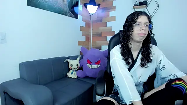 Snapshot of Angel_Dust18 chatting on 01/24/25, 08:22 Angel Dust18 online show from 01/24/25, 08:22