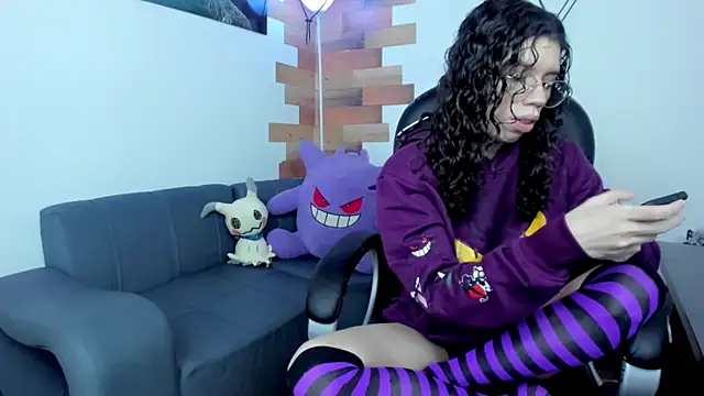 Snapshot of Angel_Dust18 chatting on 01/28/25, 08:04 Angel Dust18 online show from 01/28/25, 08:04